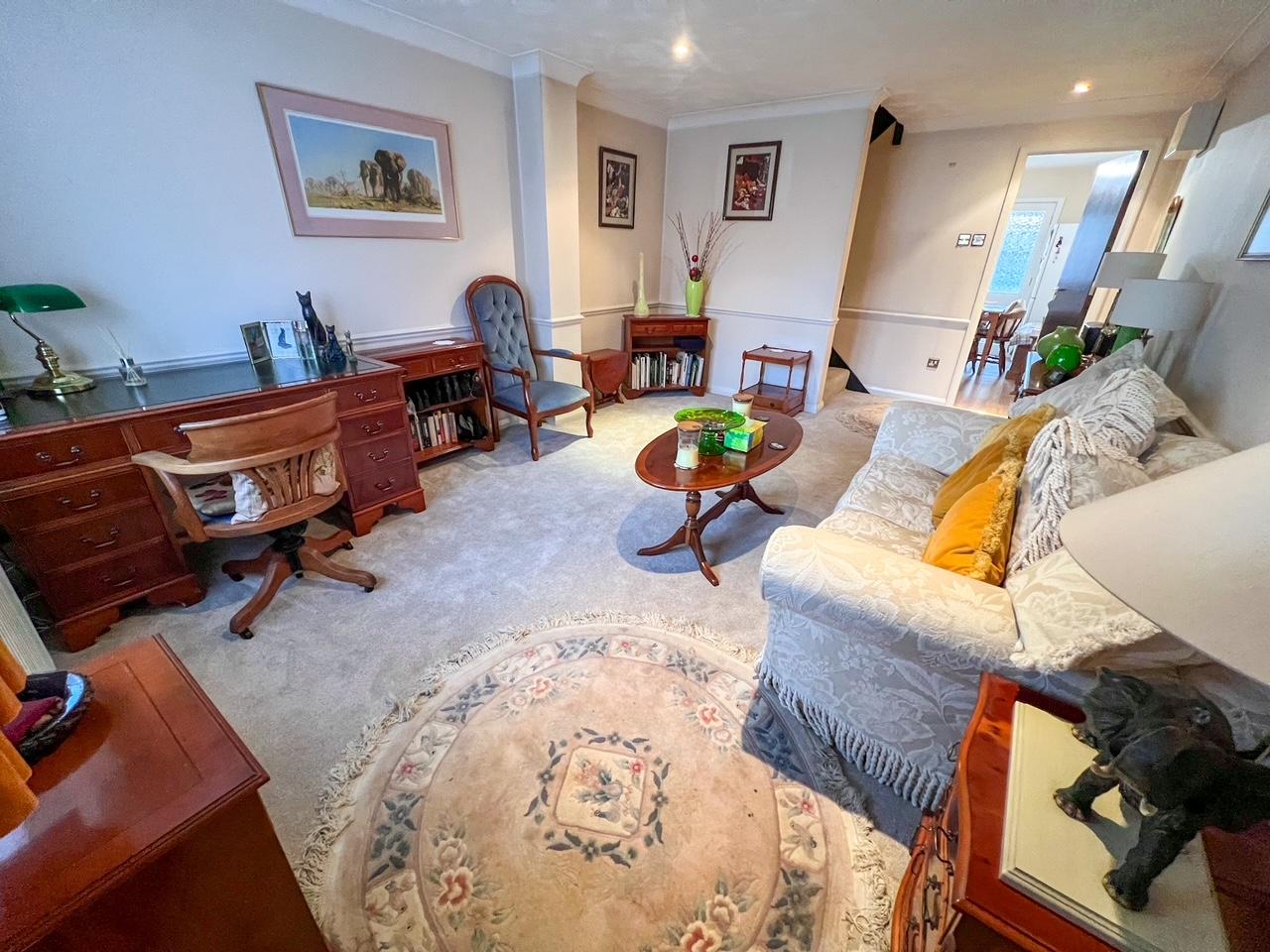House Kings Chase in Walton on Thames