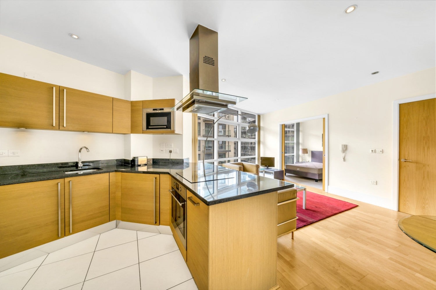 Flat Juniper Drive in Greater London