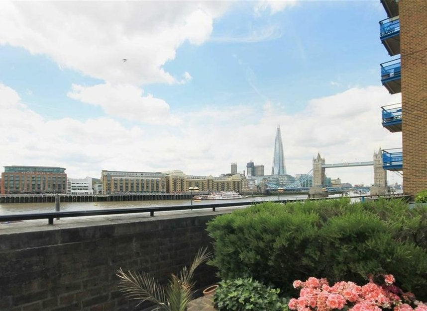 Flat St. Katharine's Way in Greater London