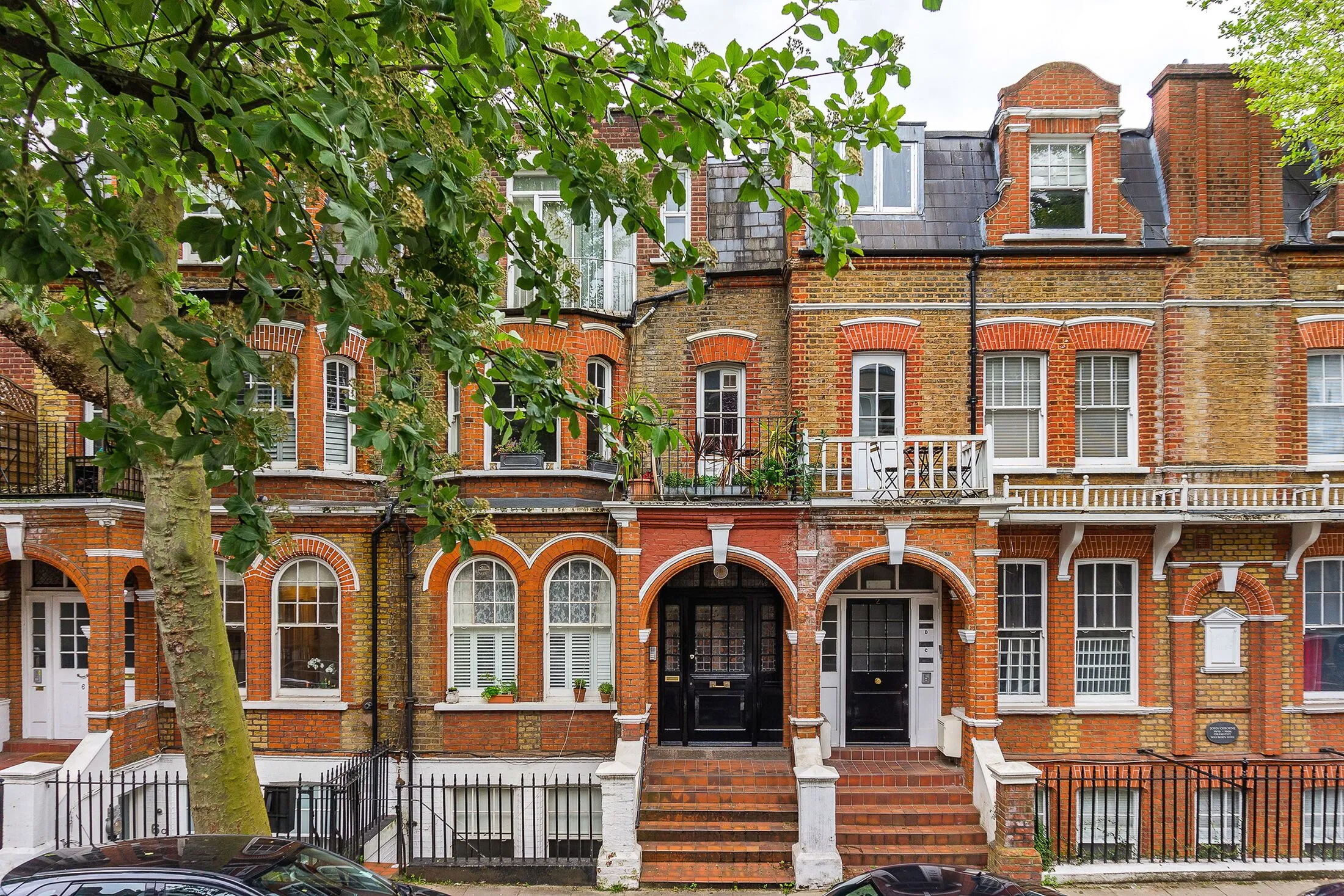 Flat Dancer Road in Greater London