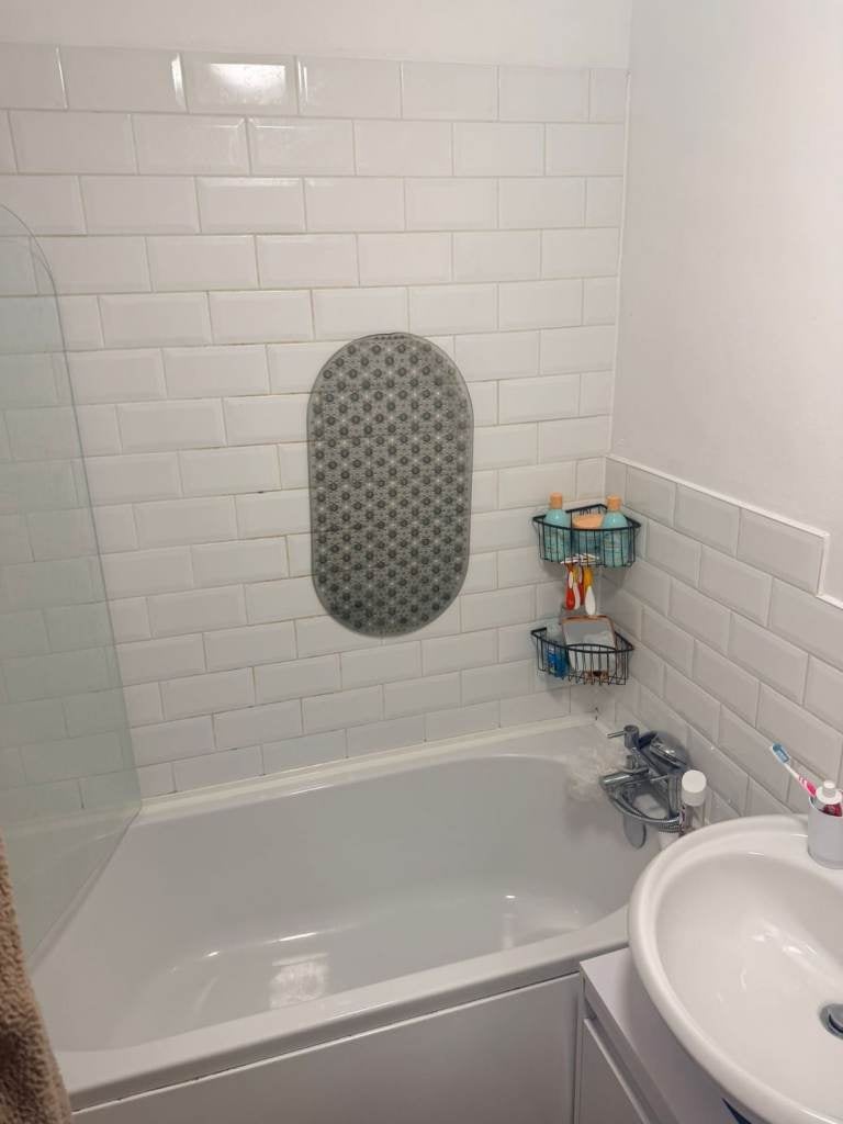 Flat Rushdon Close in Greater London
