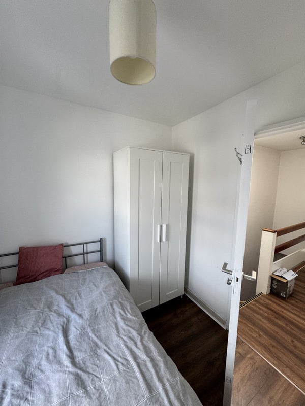 Room Goldhawk Road in Greater London