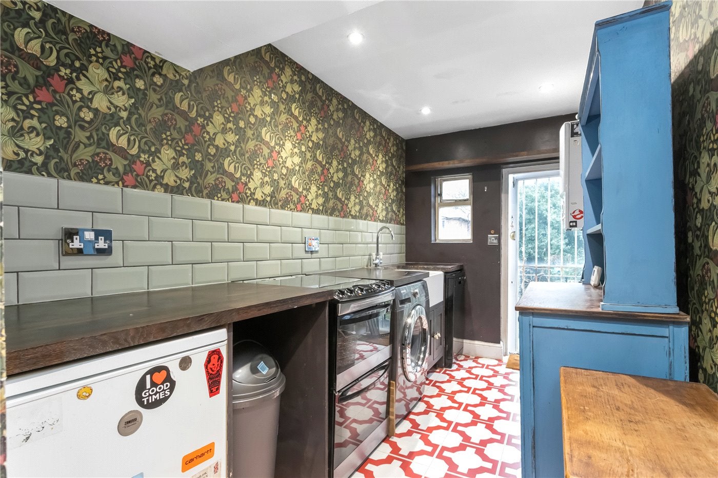 Flat Petherton Road in Greater London