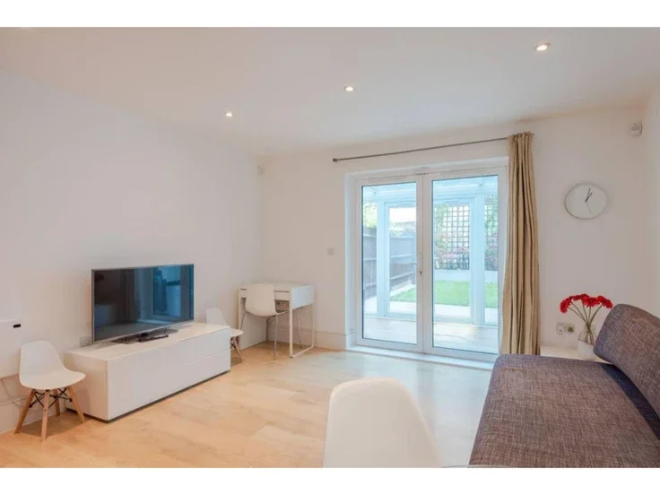 Flat Pentonville Road in Greater London
