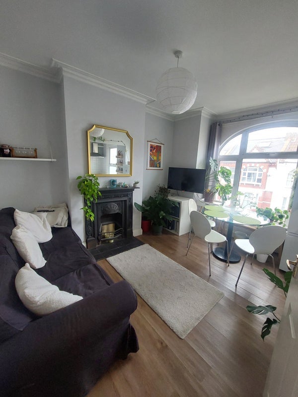 Room Undine Street in Greater London