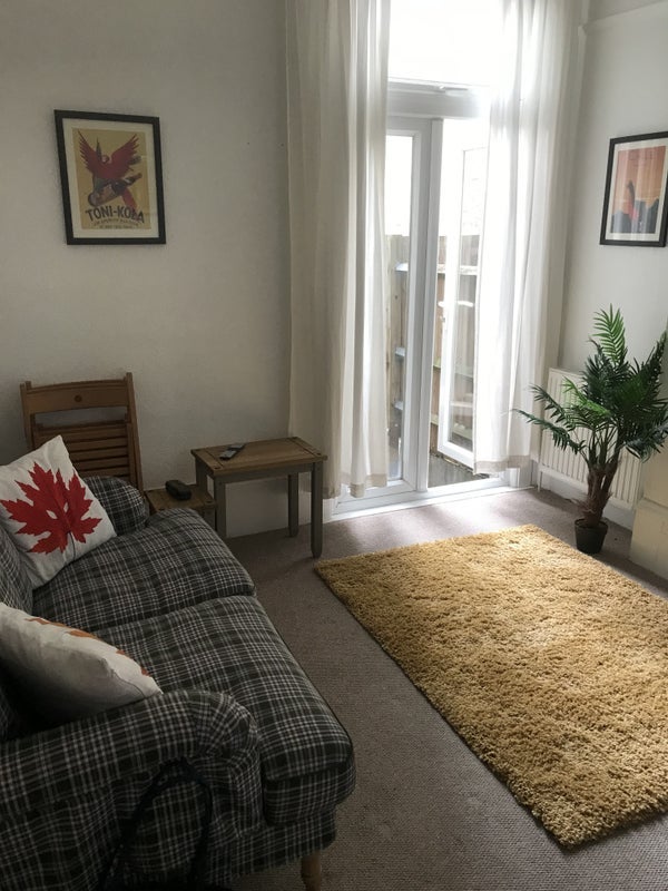 Room Helix Road in Greater London