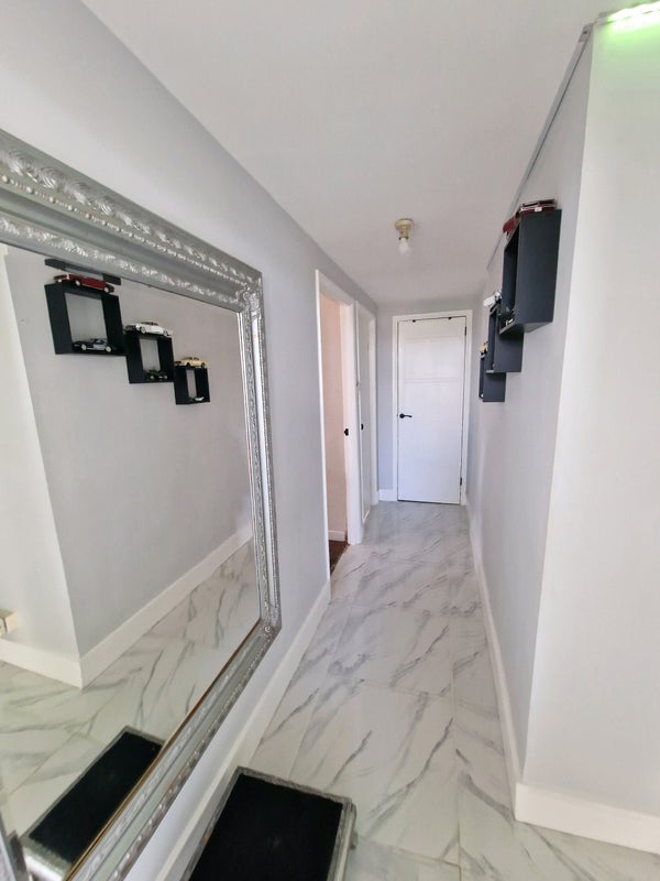 Room Fellows Road in Greater London