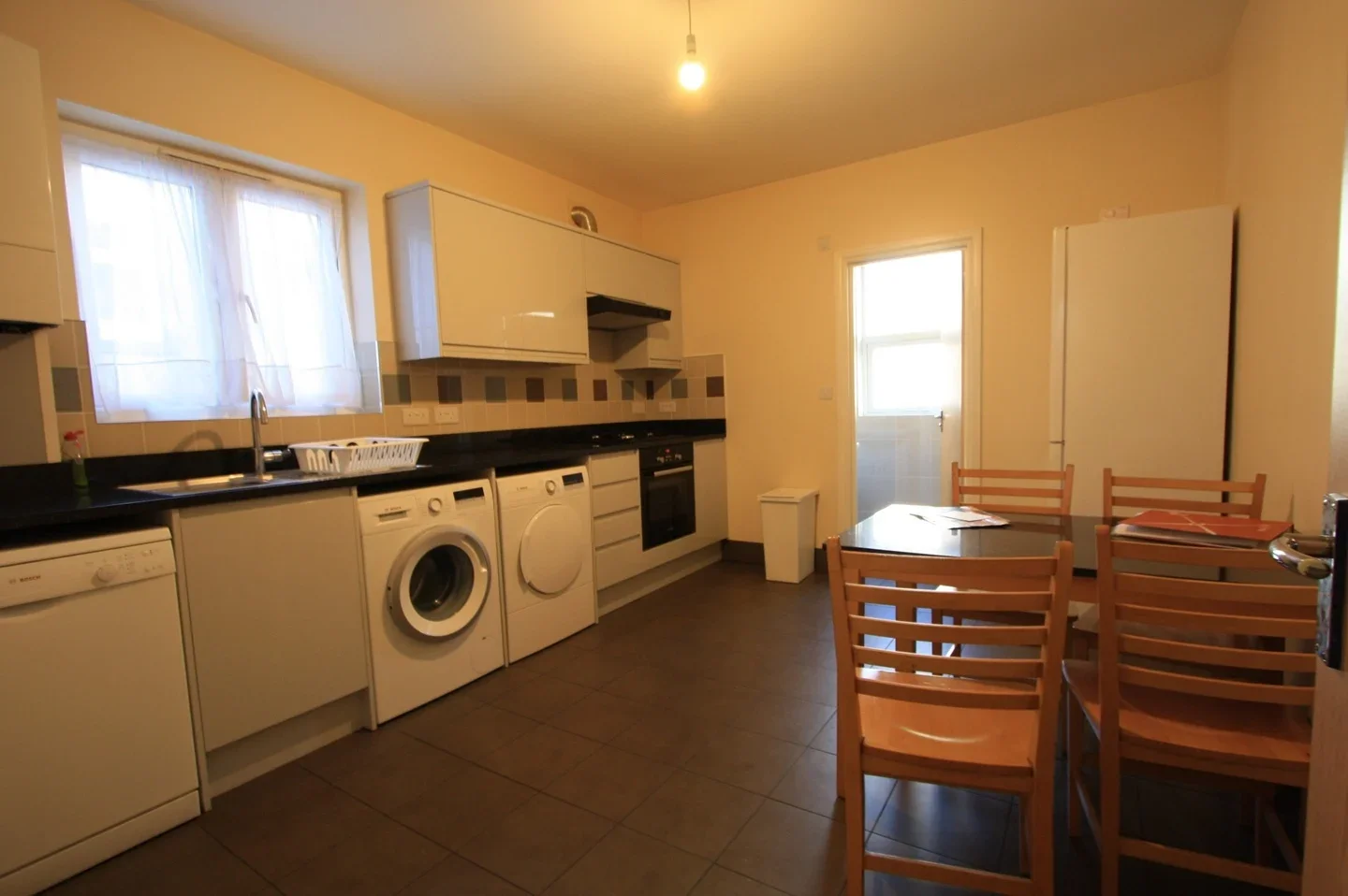Flat Streatham High Road in Greater London