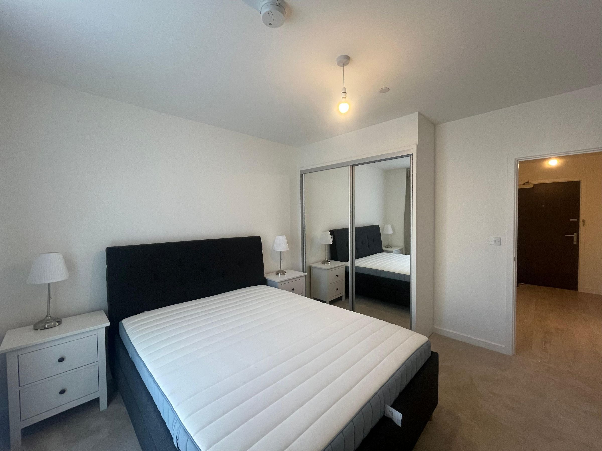 Flat Cranton Avenue in Greater London