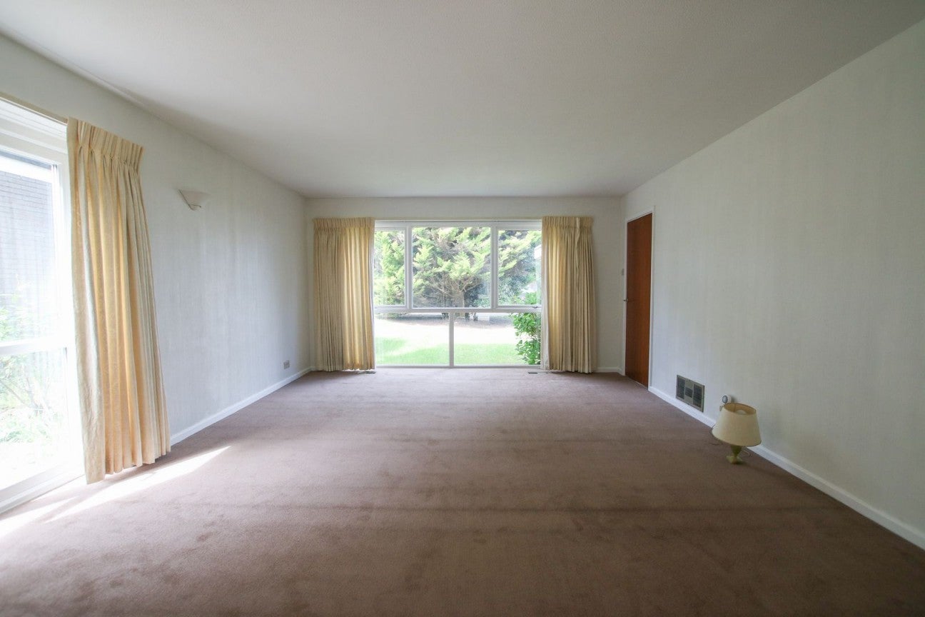 House Barkhart Gardens in Wokingham