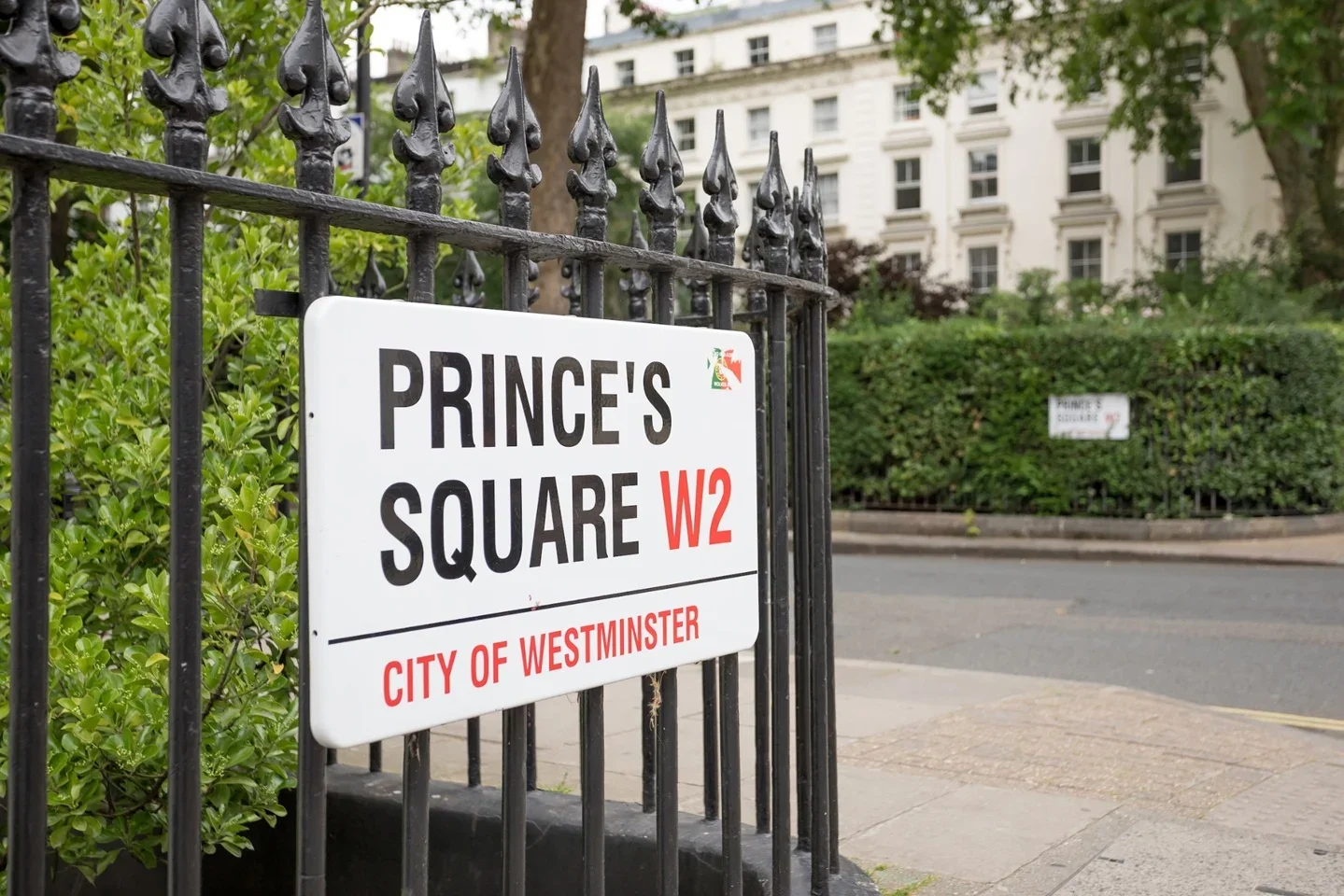 Flat Prince's Square in City of Westminster