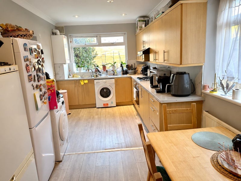 Room Trinity Road in Greater London