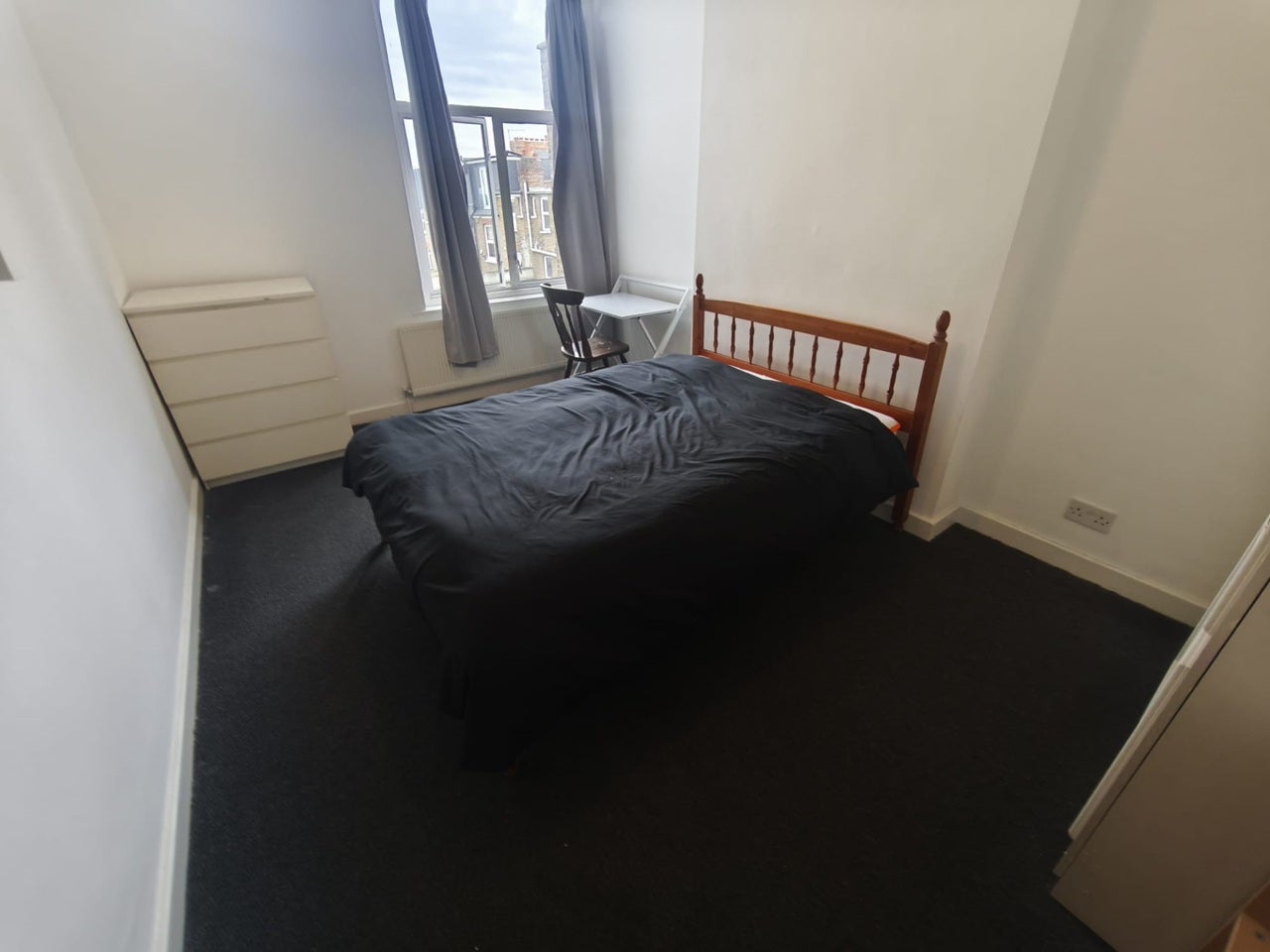 Room Wightman Road in Greater London