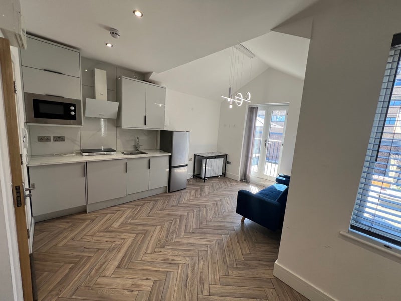 Room North Drive in Greater London