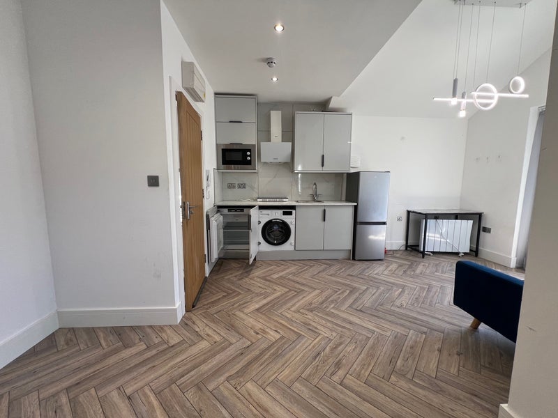 Room North Drive in Greater London