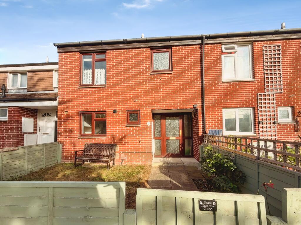 House Landseer Court in Test Valley