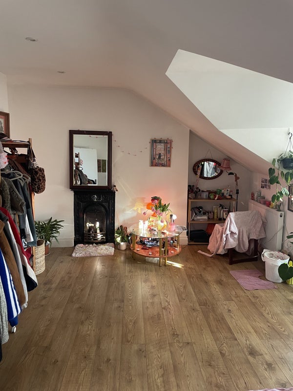 Room Upper Clapton Road in Greater London