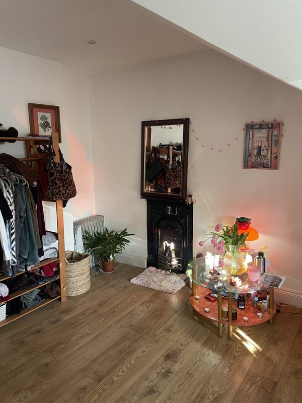 Room Upper Clapton Road in Greater London