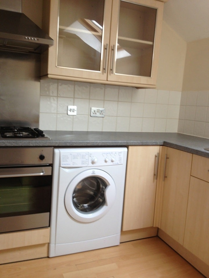 Flat Mount Nod Road in Greater London