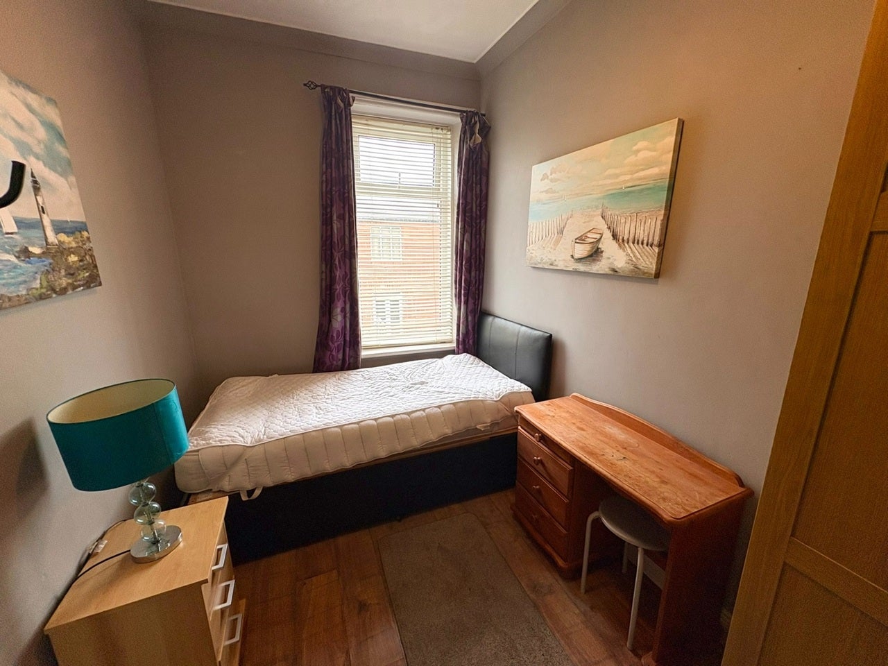 Room Charles Avenue in North Tyneside