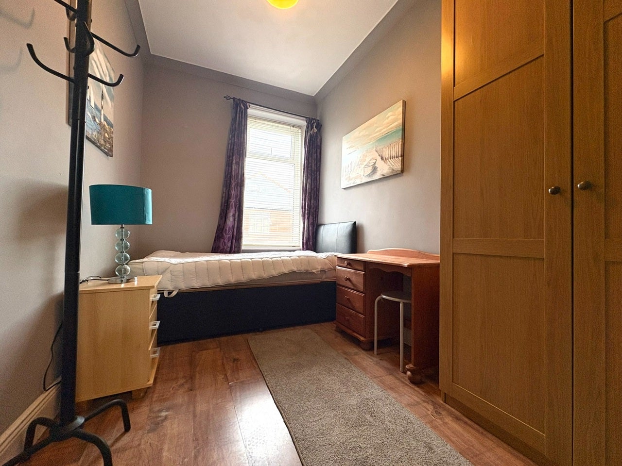 Room Charles Avenue in North Tyneside