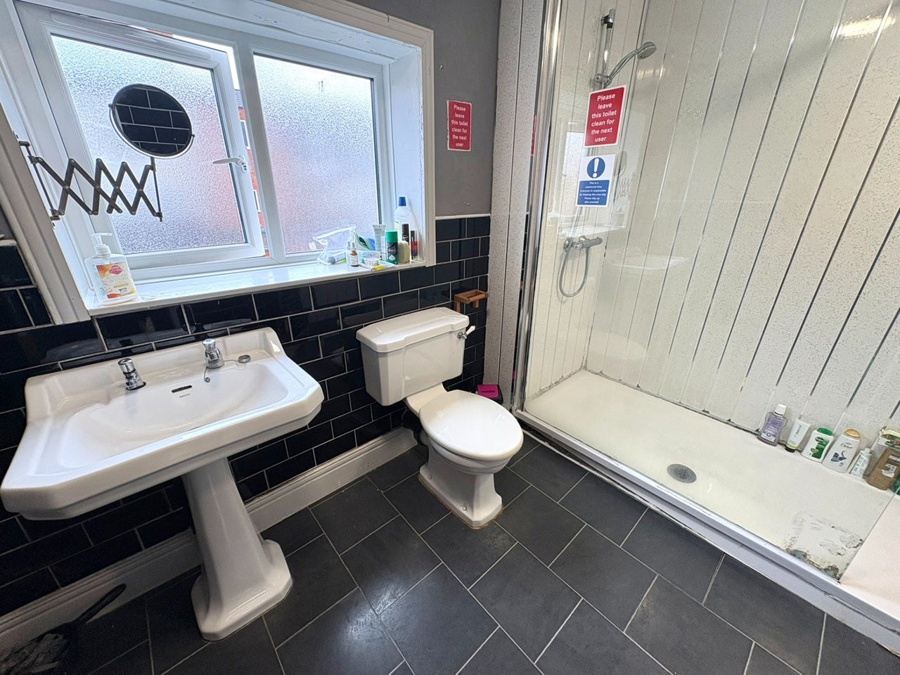 Room Charles Avenue in North Tyneside