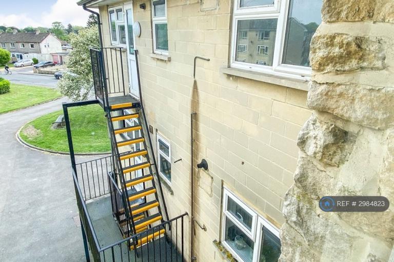 Flat Churchill Way in Corsham