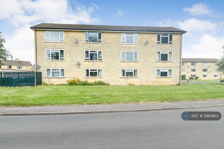 Flat Churchill Way in Corsham