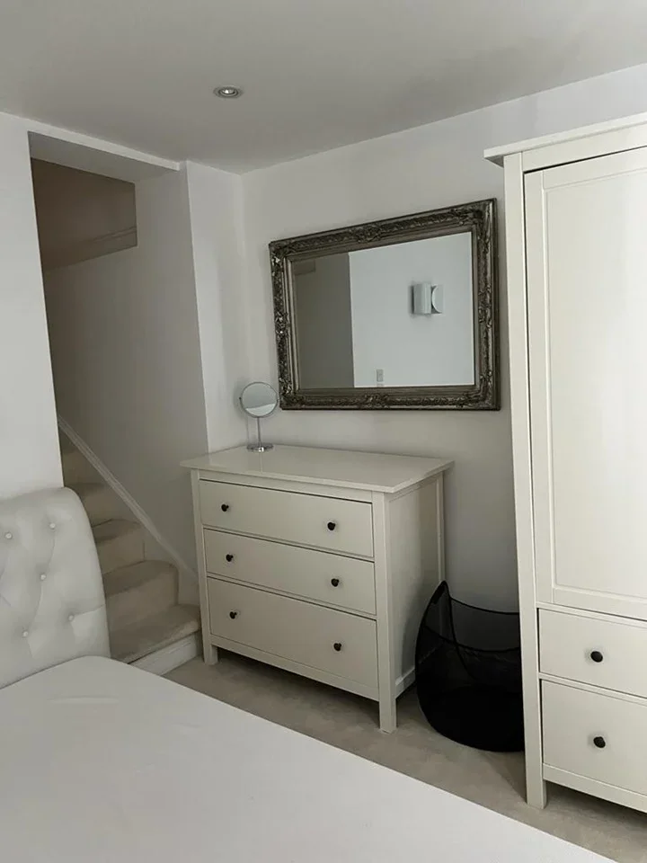 Room Chippenham Road in City of Westminster