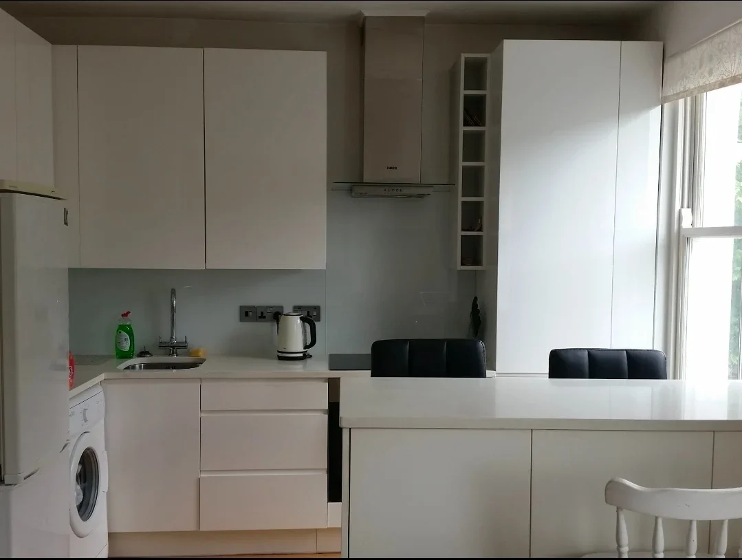 Room Chippenham Road in City of Westminster