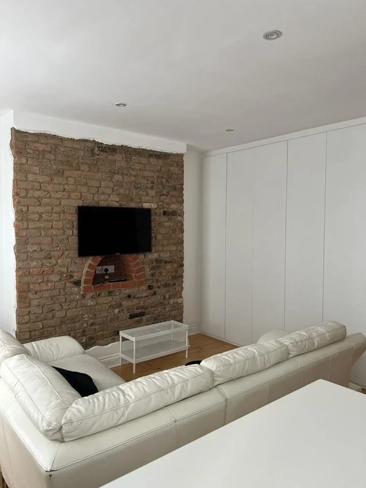 Room Chippenham Road in City of Westminster