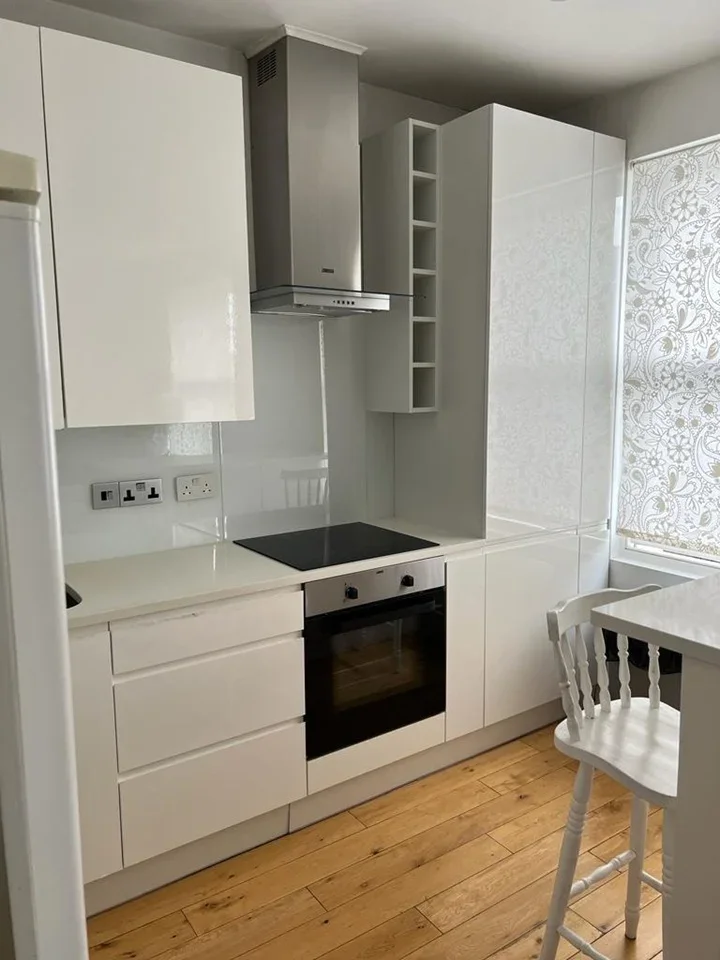Room Chippenham Road in City of Westminster