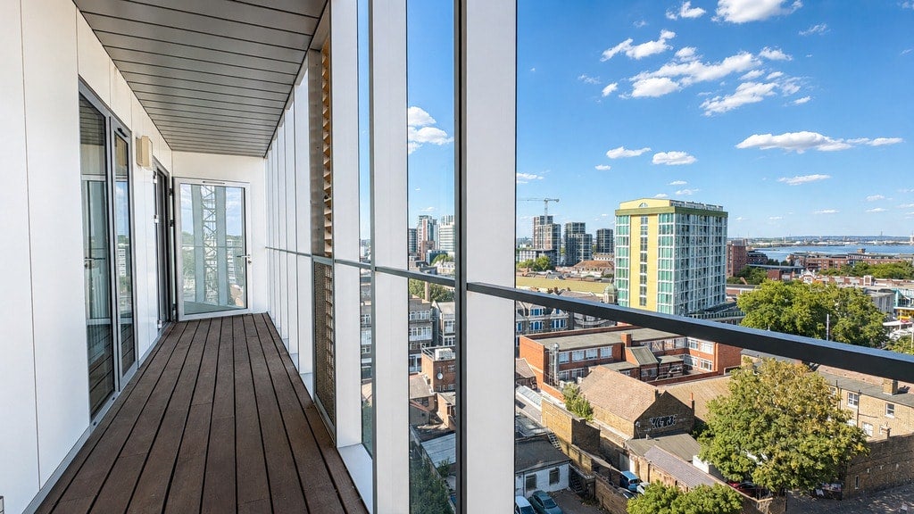 Flat Love Lane in Greater London