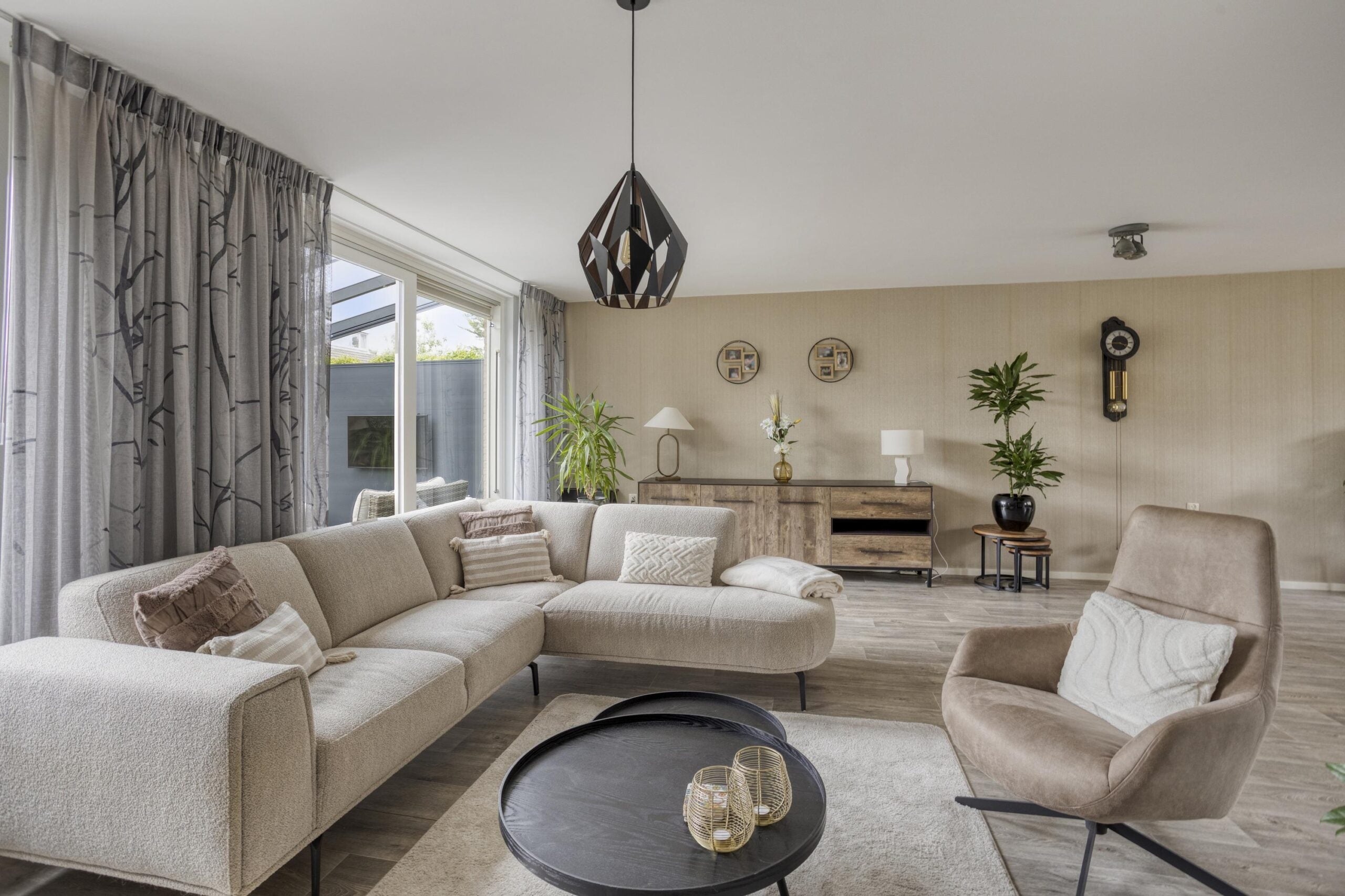 Tussenwoning te koop: Ambachtshof 19, Wateringen