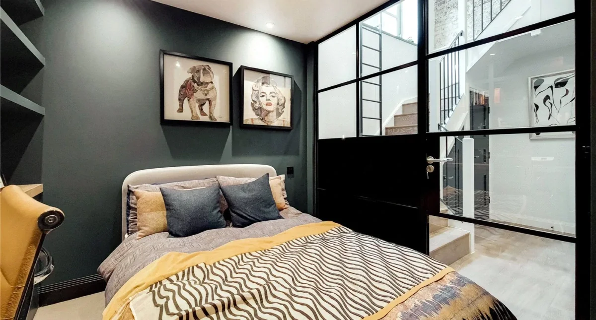 Flat Bourlet Close in City of Westminster