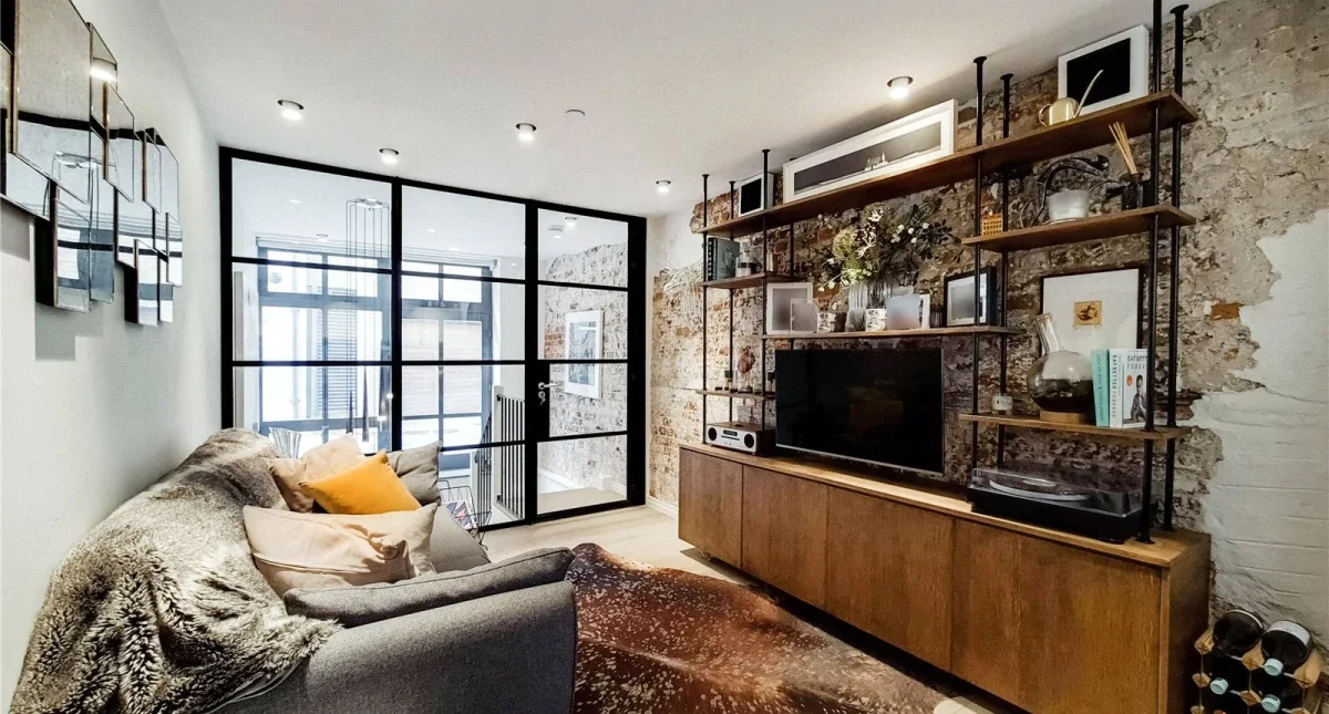 Flat Bourlet Close in City of Westminster
