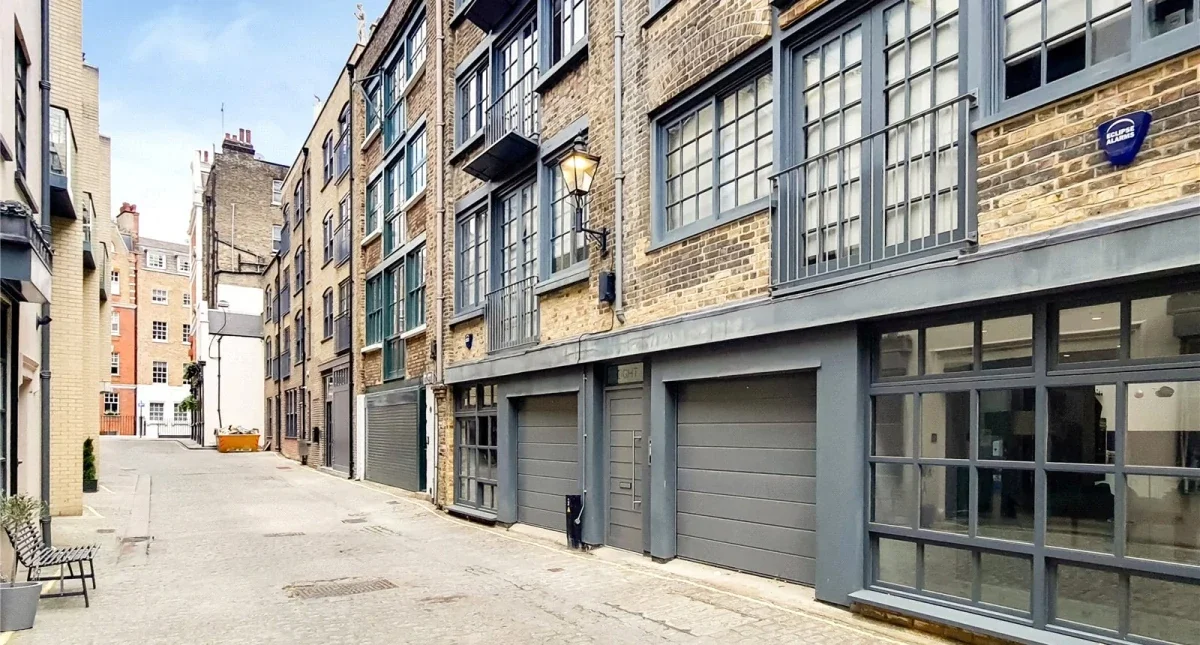 Flat Bourlet Close in City of Westminster