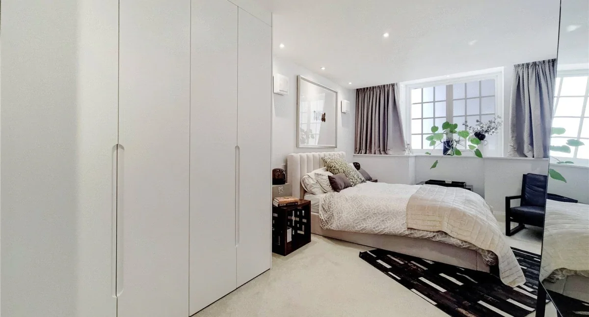 Flat Bourlet Close in City of Westminster