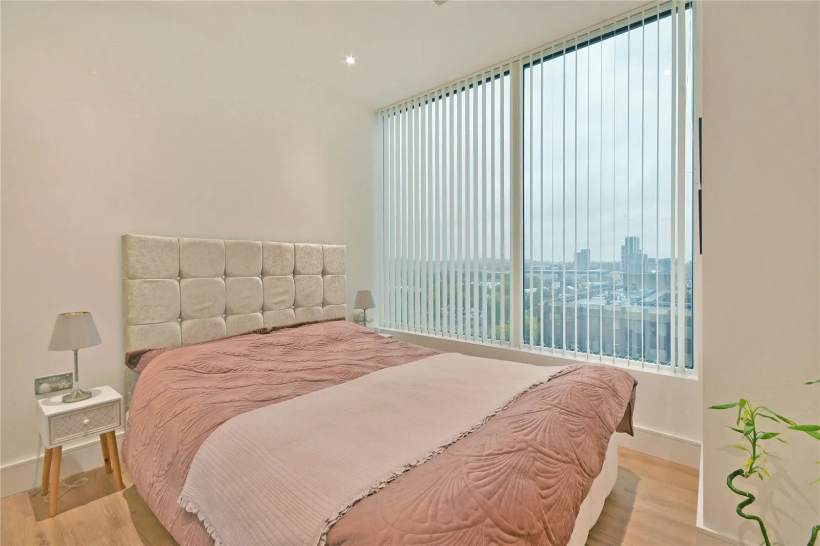Flat West Gate in Greater London
