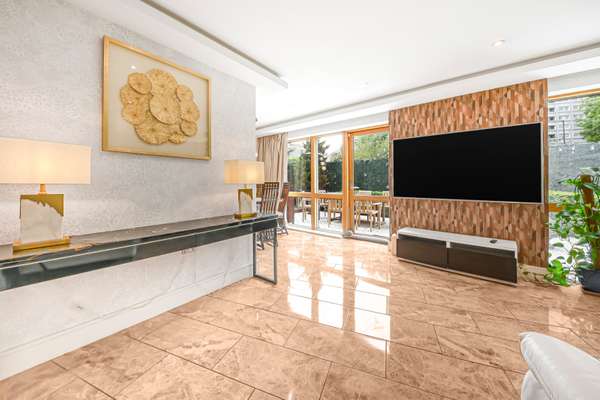 Flat Hansel Road in Greater London