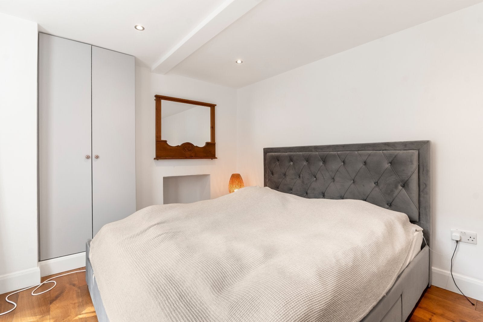 Flat Elgin Avenue in City of Westminster