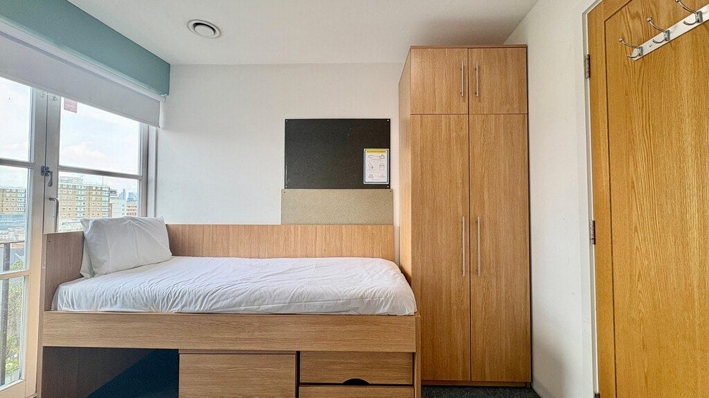 Room Southampton Row in Greater London