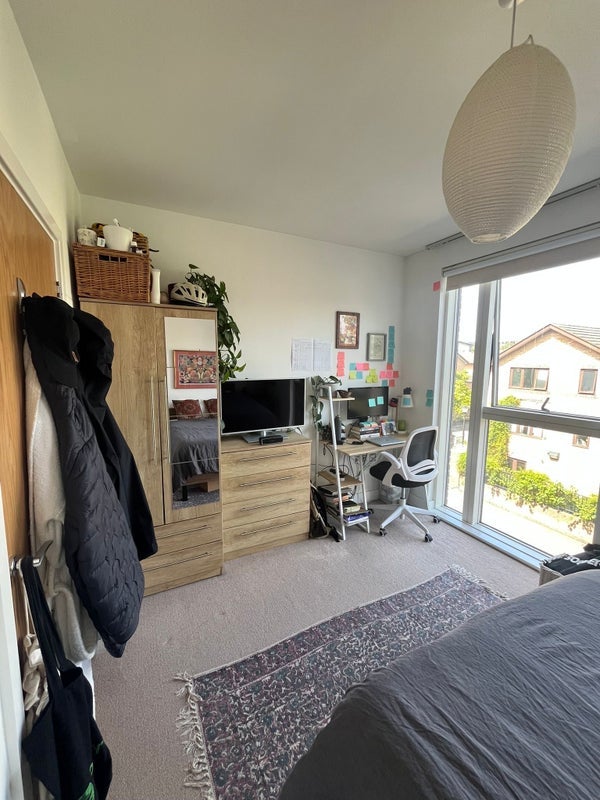 Room Laburnum Street in Greater London