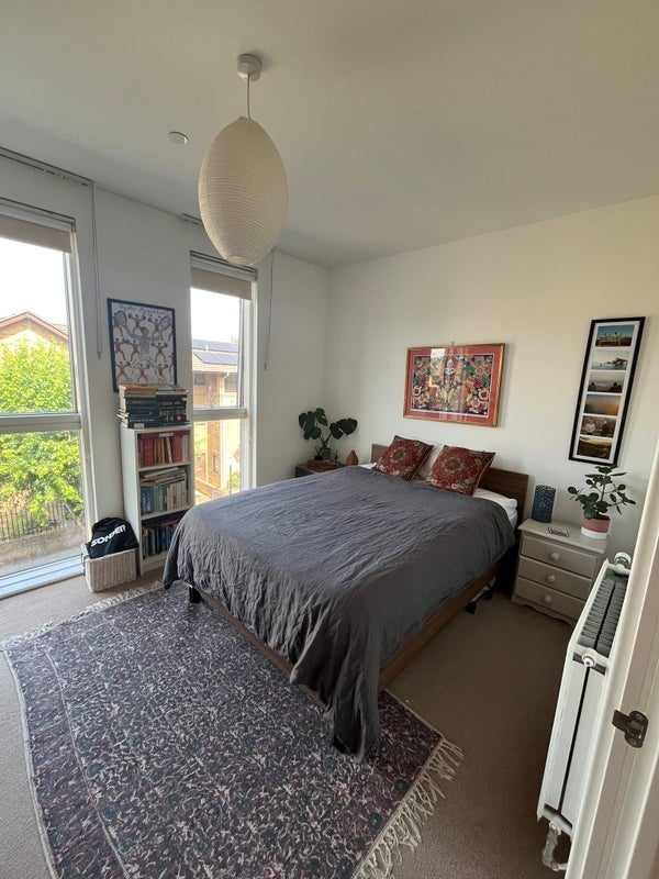 Room Laburnum Street in Greater London