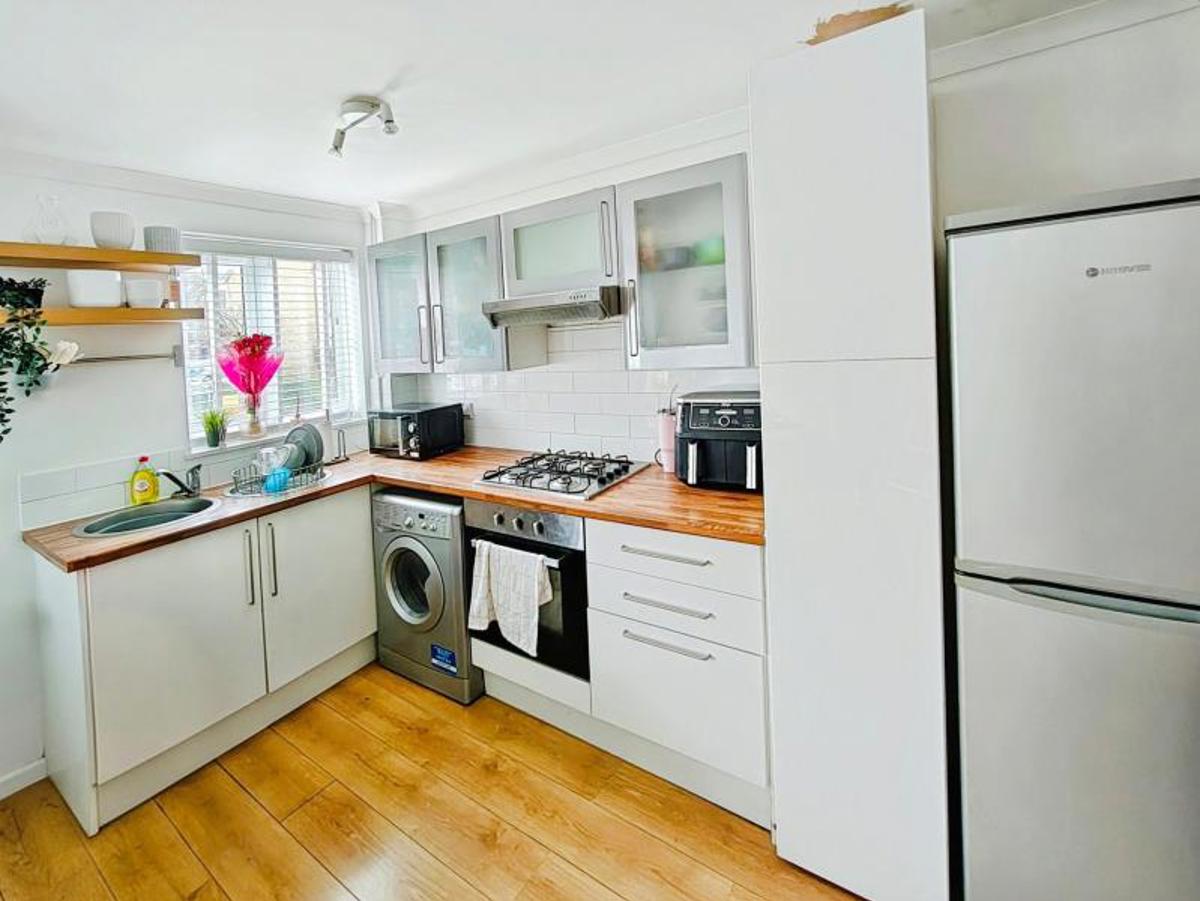 Flat Deans Mead in Bristol