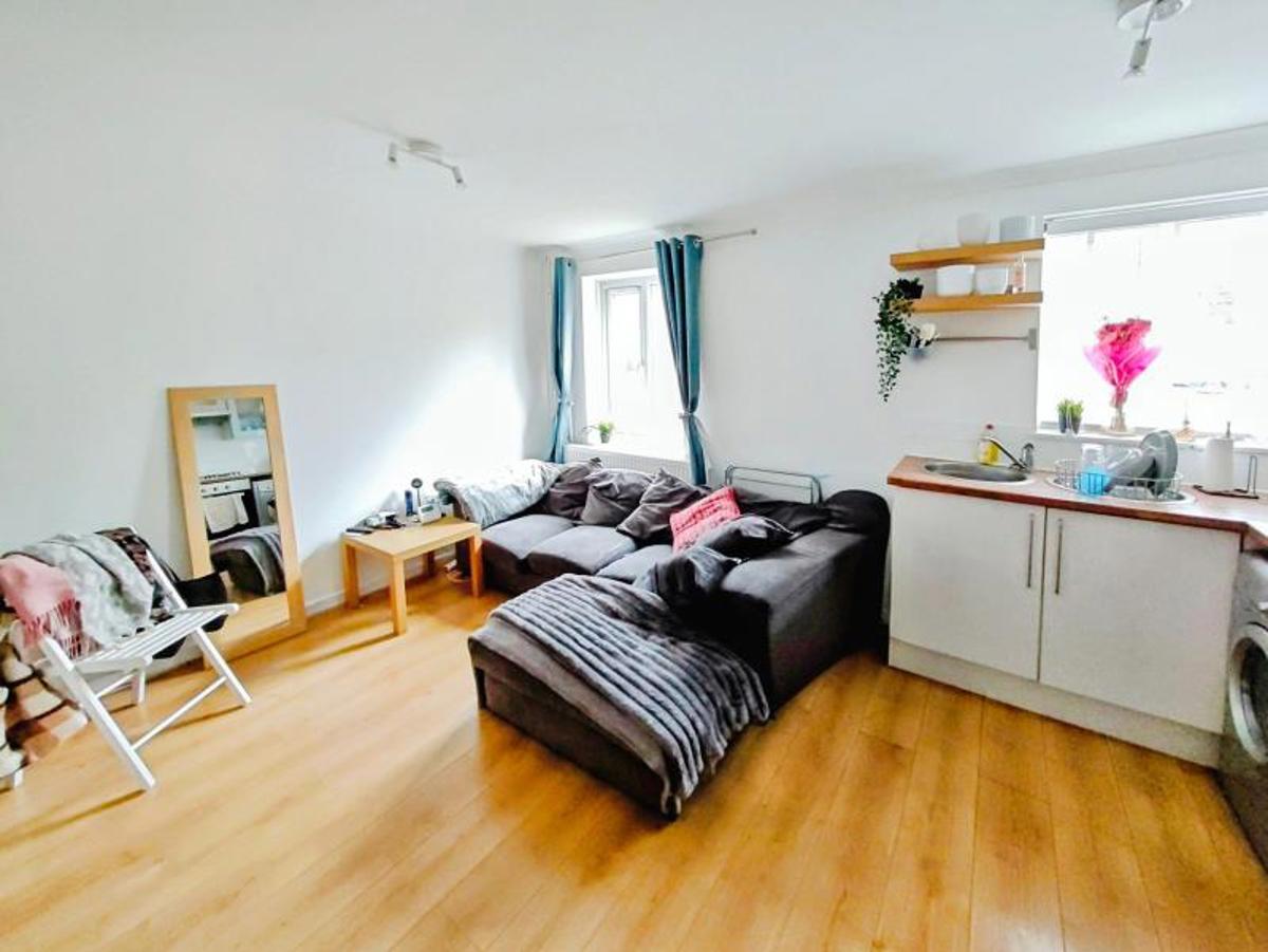 Flat Deans Mead in Bristol