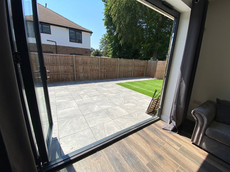 Flat Warham Road in Greater London