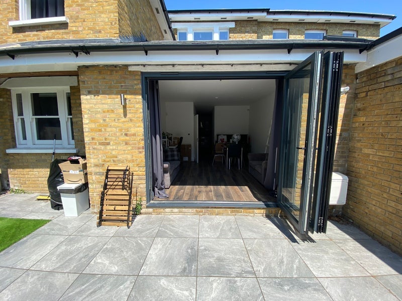Flat Warham Road in Greater London