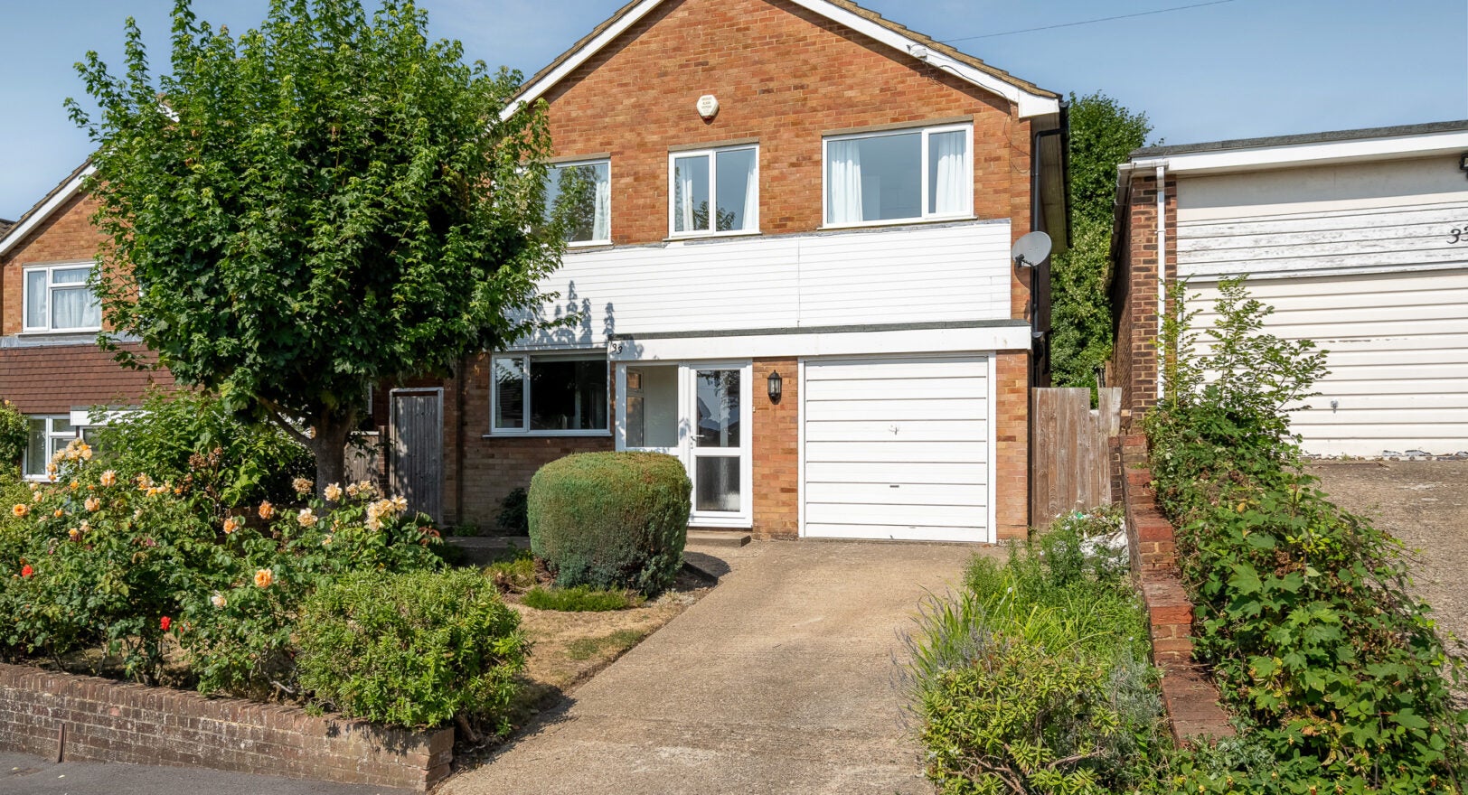 House Brookdene Drive in London