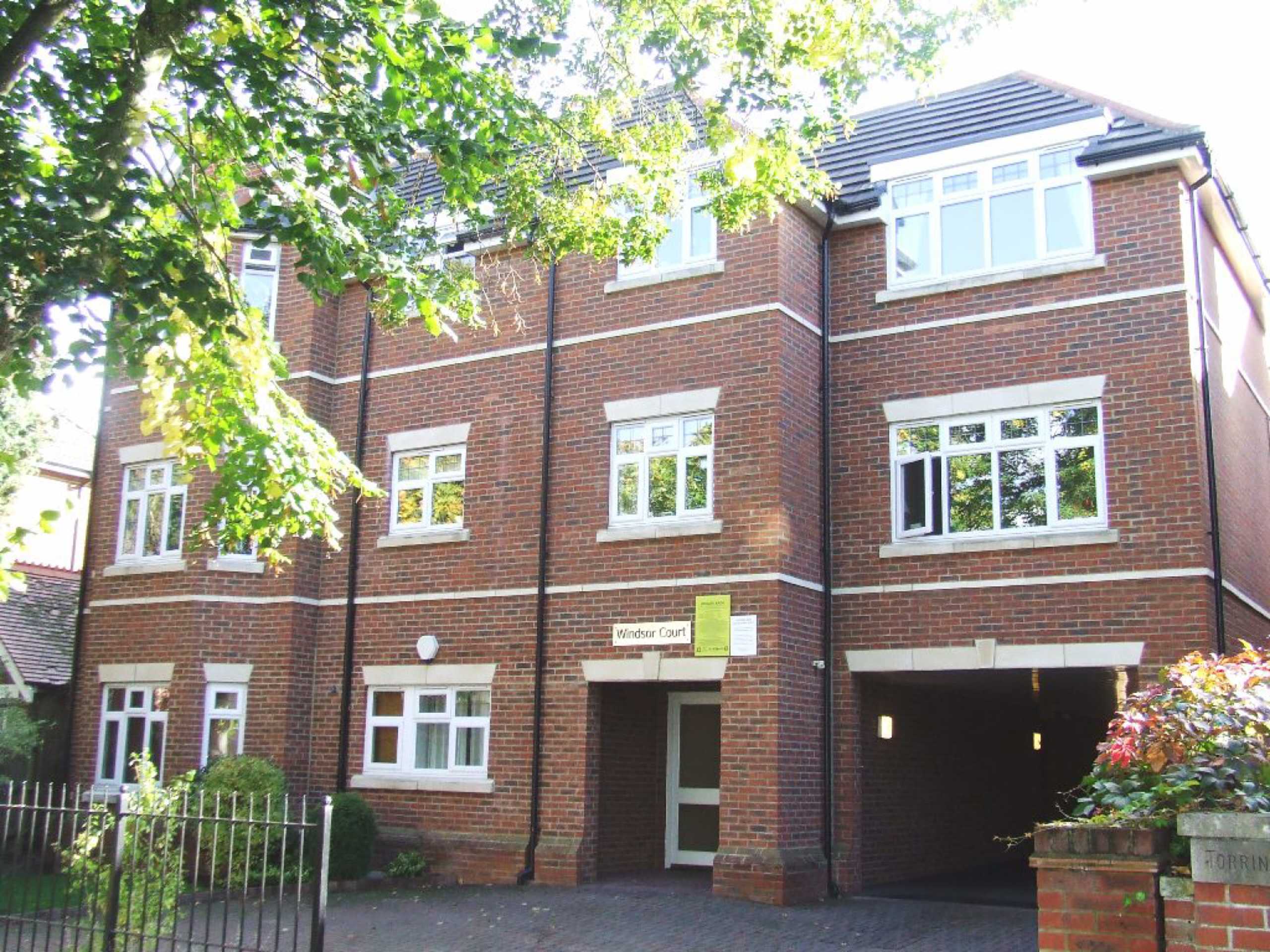 Flat Devonshire Road in Greater London